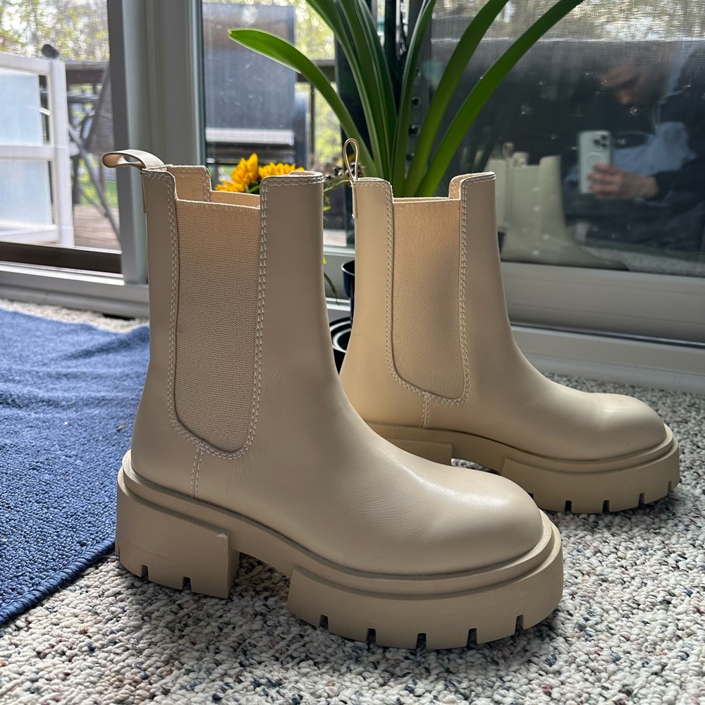 Platform Chelsea Boots